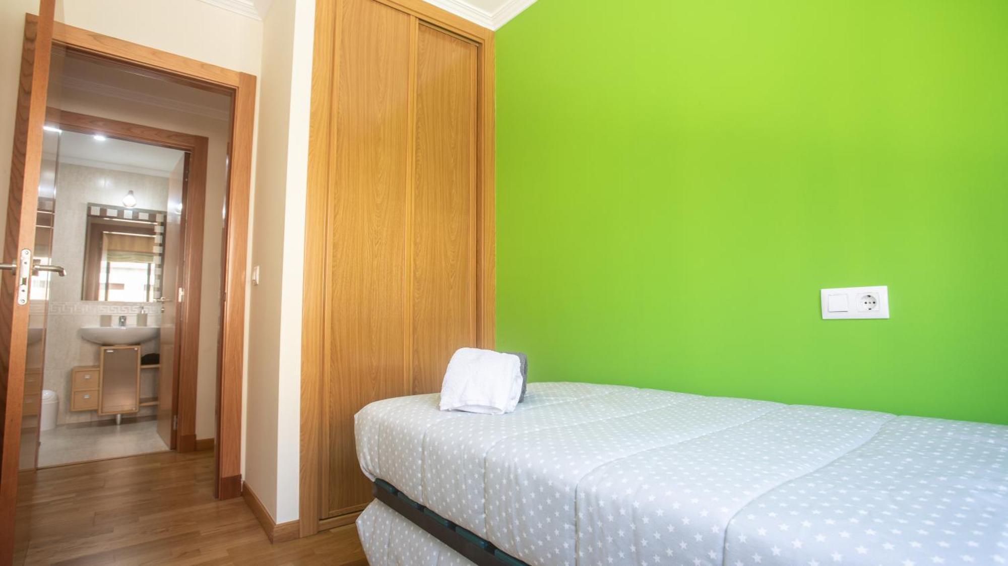 Apartamento En El Centro Con Plaza De Garaje ア・グアルダ エクステリア 写真